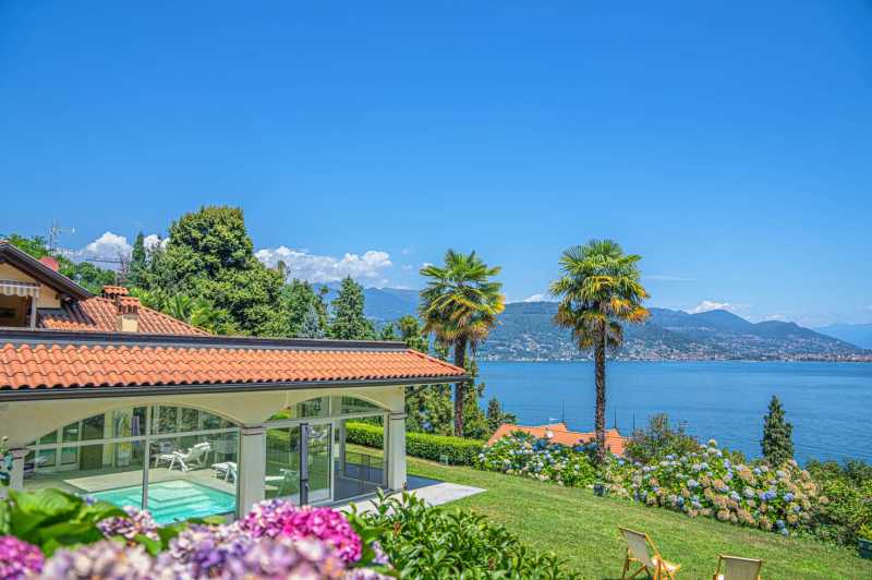 Роскошная вилла у озера Маджоре продаётся