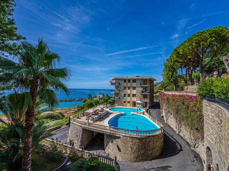 Сдаётся пентхаус 127 м² в Оспедалетти